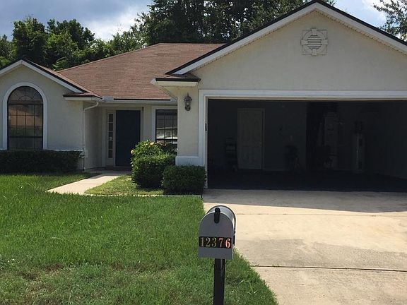 Front View, Driveway, Garage