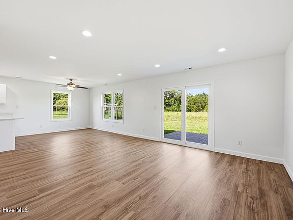 4th image of 104 Dana Court