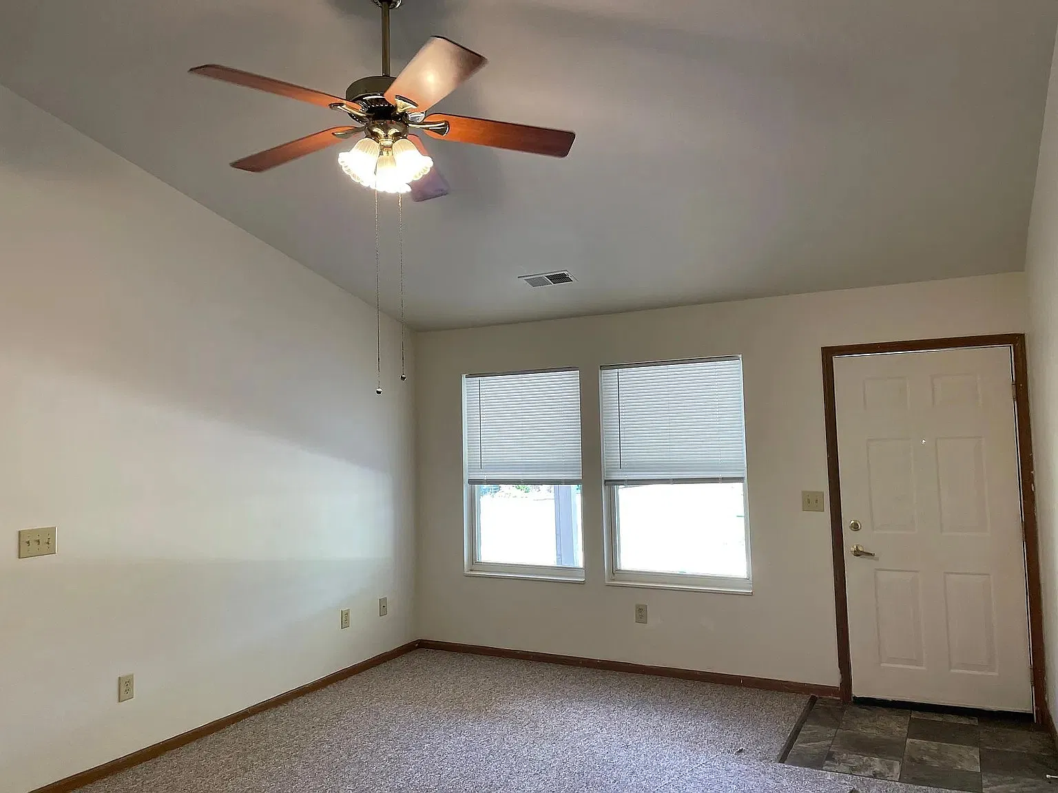 2 bed, 853 sqft, $850 — Photo 3