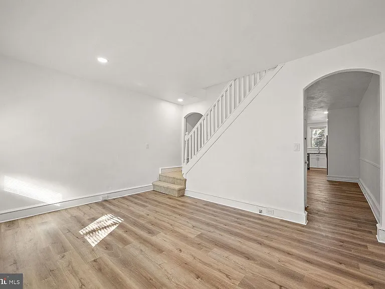 1715 W 8th St — Photo 2