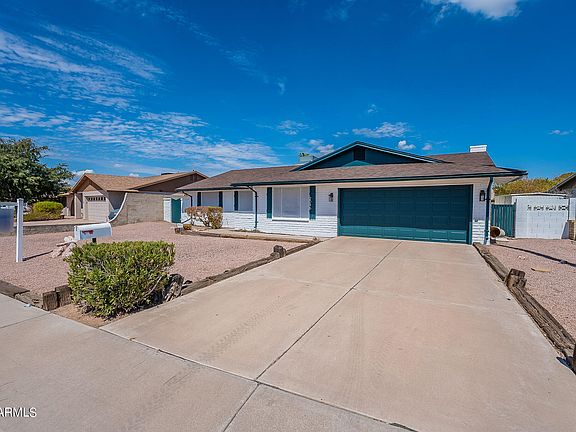 2nd image of 2046 E OXFORD Drive