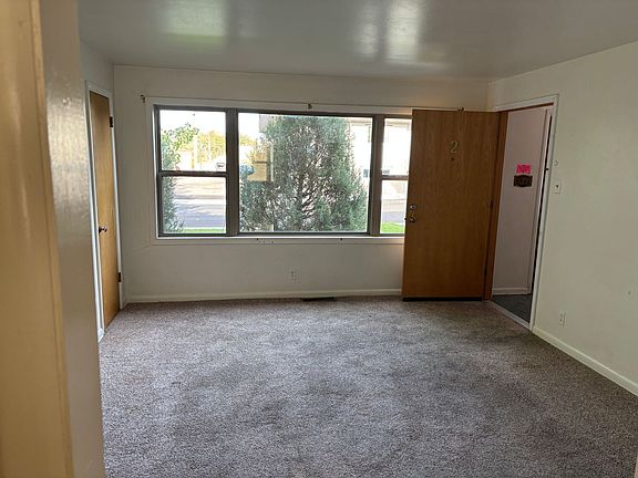 5th image of 2044 Westwood Hl APT 2