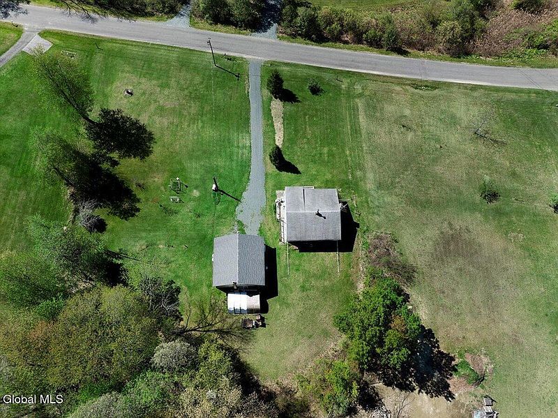 3rd image of 352 Hansen Road