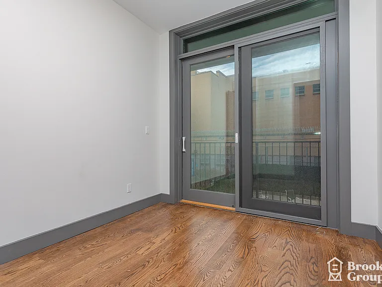 1295 Greene Ave #3B — Photo 4