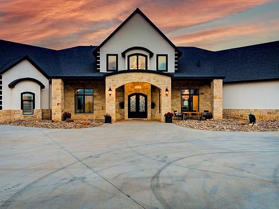 2nd image of 308 Palomino Dr