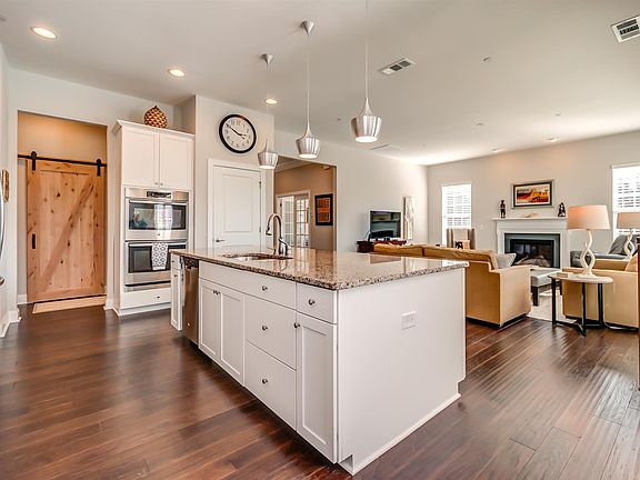 2nd image of 304 Oberlin Ct