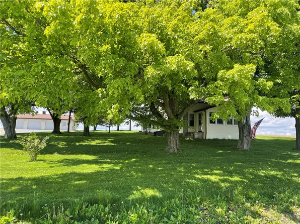 1248 Pre Emption Rd, Penn Yan, NY 14527