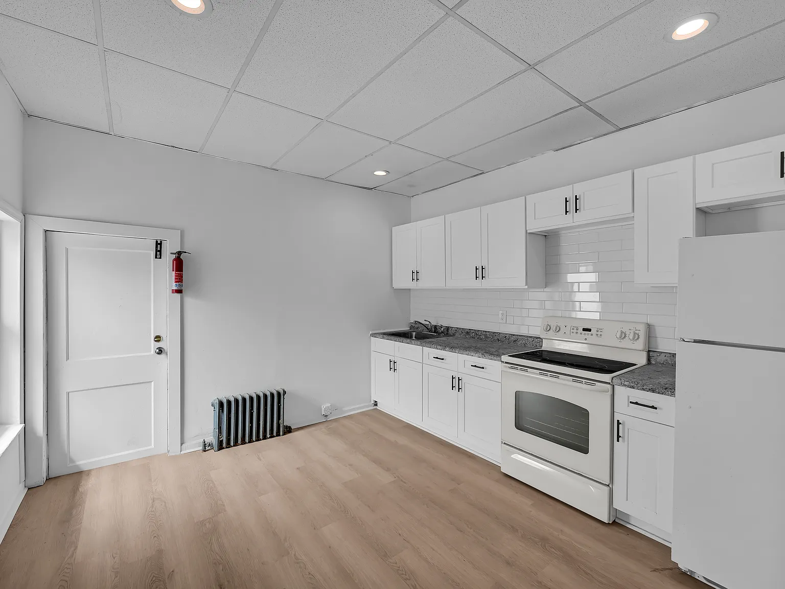 2 bed, $1,300 — Photo 3