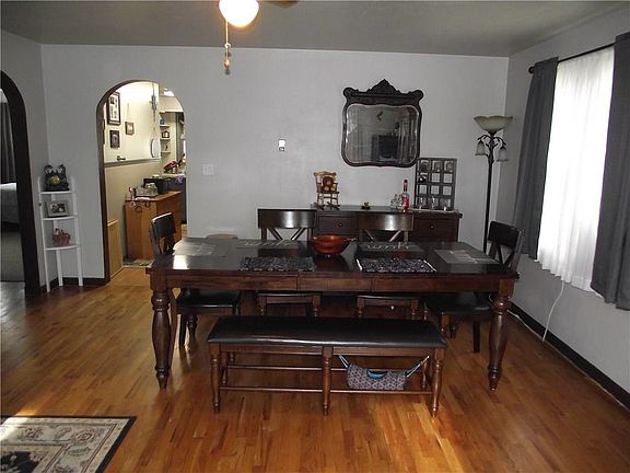 4th image of 301 Central Ave S