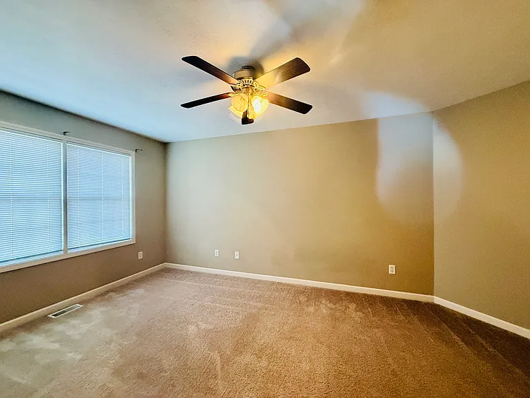 1112 Ekstam Dr #4 — Photo 12