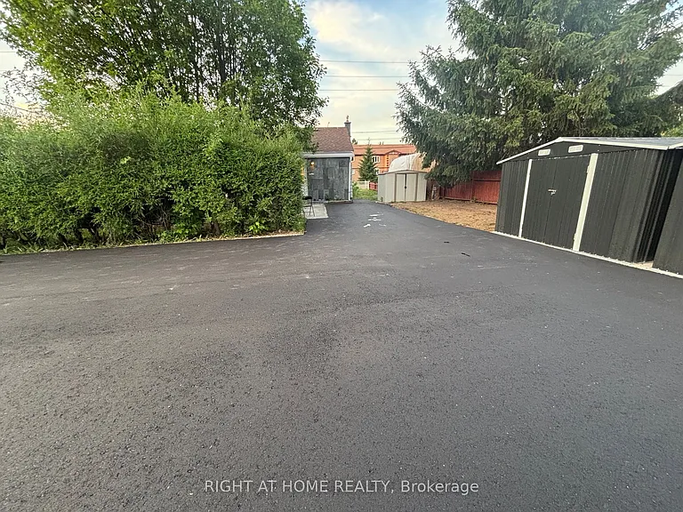 442 Broadway Ave #UPPER — Photo 3