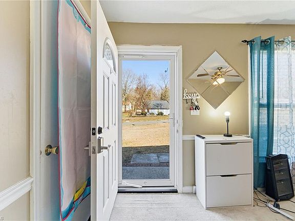 4th image of 1682 Village Pl