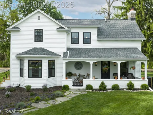 8322 Buckell Lake Rd, Holly, MI 48442