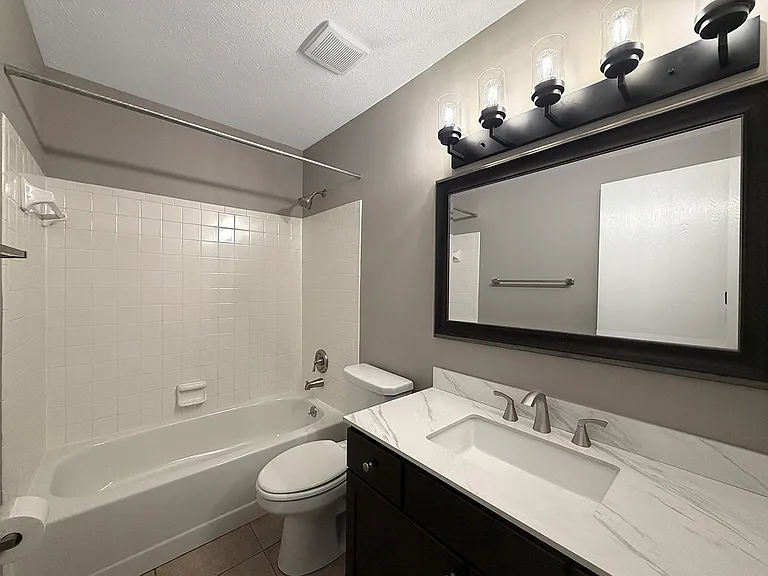 52 Woodland Hills Dr #10 — Photo 19