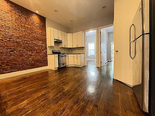 2nd image of 293 Van Buren St #2