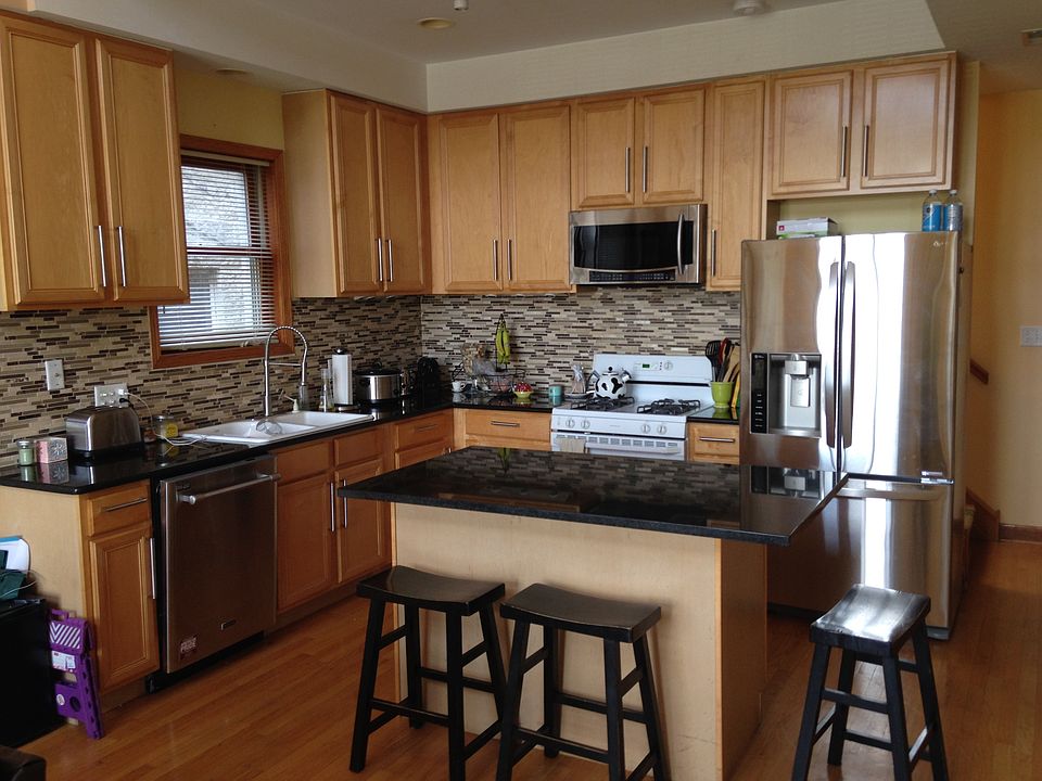 1st image of 1956 W Diversey Pkwy #3