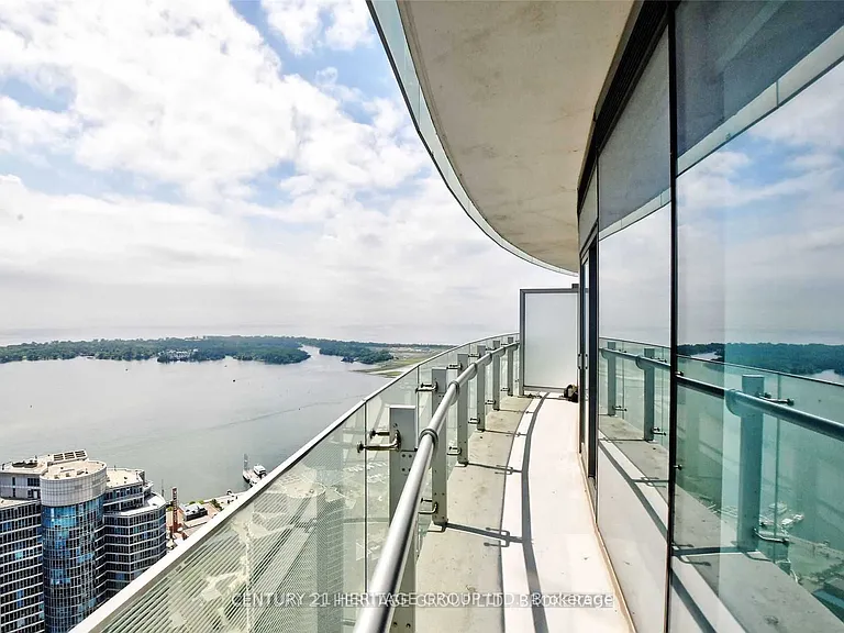12 York St #5202 — Photo 6