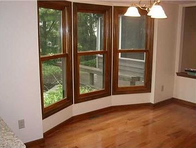 4th image of 11679 Eddington Ave