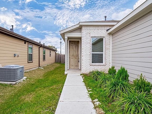 2nd image of 6031 Diamond Sky Ln