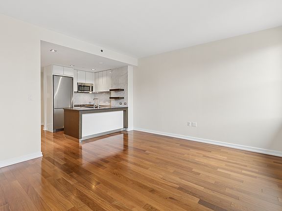 4th image of 58 Metropolitan Ave APT 4J
