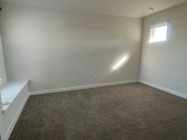 160 Biscayne Dr — Photo 15