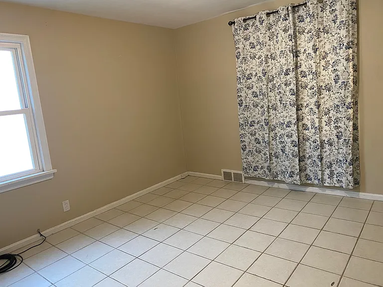 4218 Okalona Rd — Photo 17