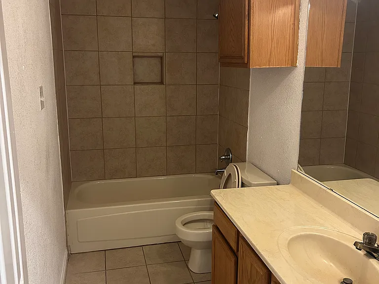 801 Summit Dr — Photo 11