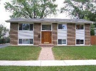 1031 Hillview Dr, Lemont, IL 60439