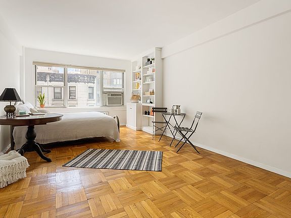 2nd image of 288 Lexington Ave APT 5C