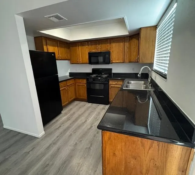534 Dunbar Dr — Photo 6