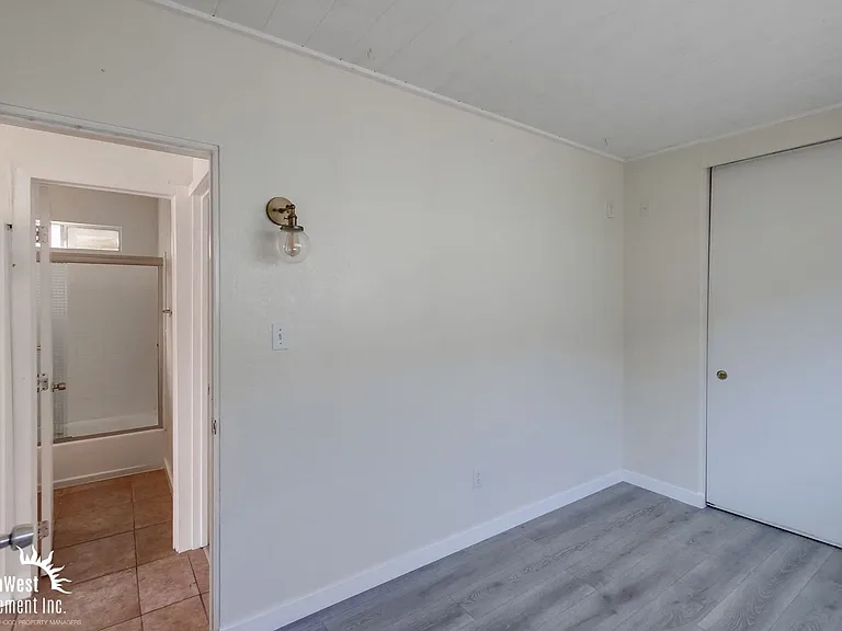 4342-4344 Temecula St — Photo 14