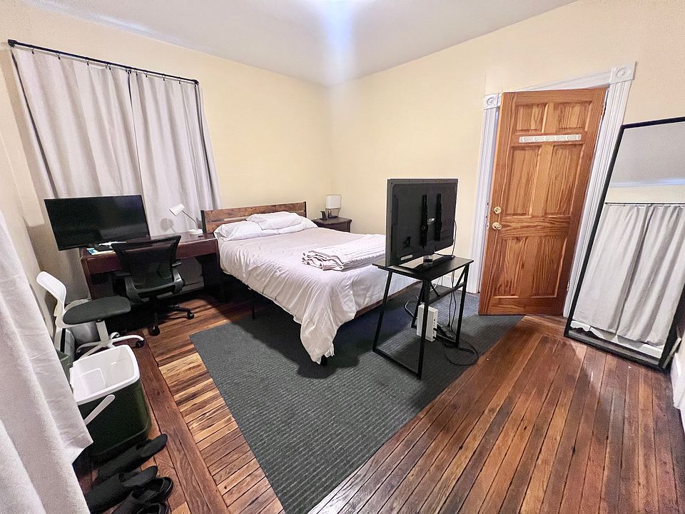 1st image of 1 California Ave Room 1