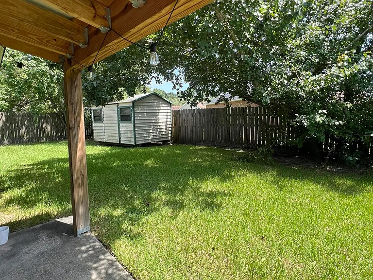501 Woodward Dr — Photo 17