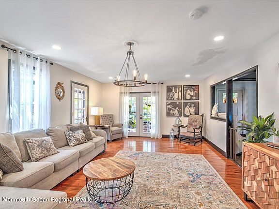 5th image of 109 Forepeak Ave