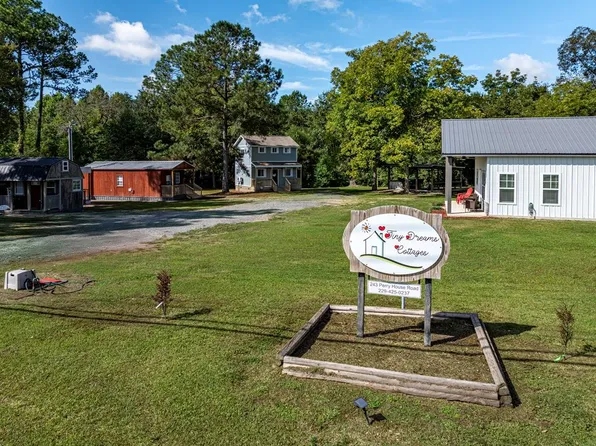 243 Perry House Rd, Fitzgerald, GA 31750
