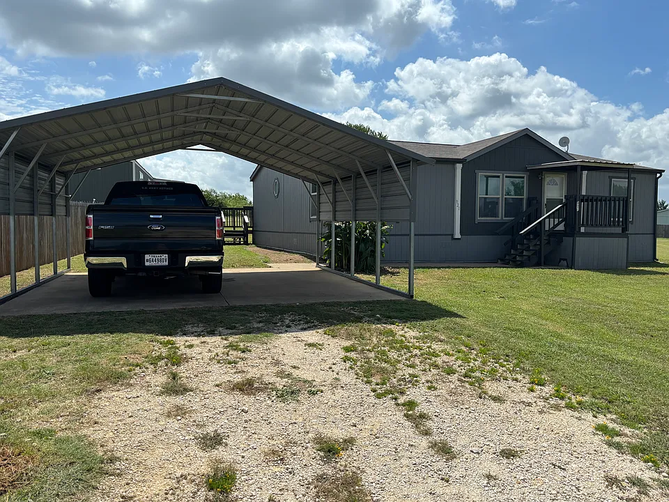 921 Taylor Dr