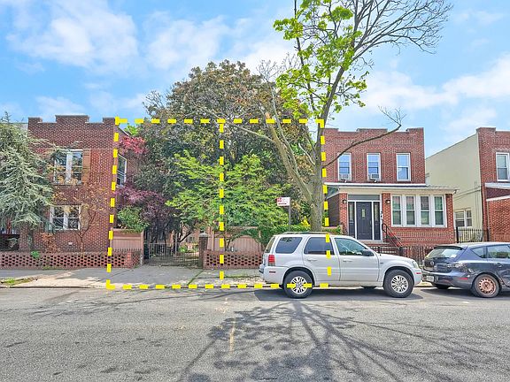 2nd image of 24-25 42nd St #2LOTS