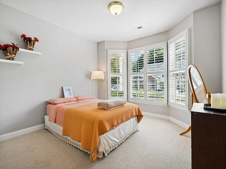 702 Teague Pl — Photo 9