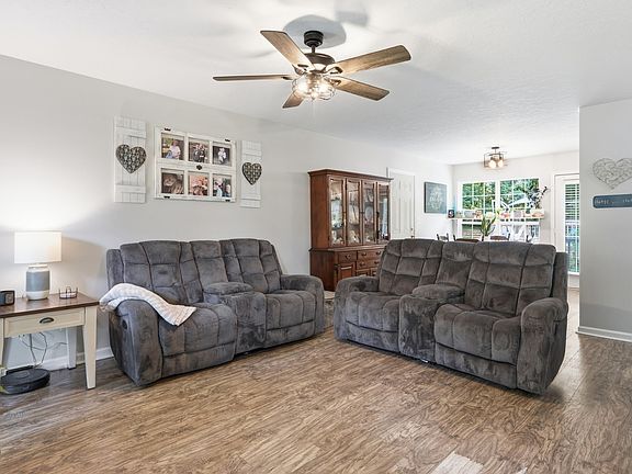 4th image of 586 Jean Dr