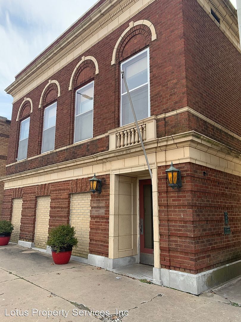 215 E Main St #4, Independence, KS 67301 | Zillow