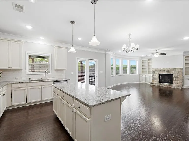 304 Cochin Dr — Photo 20