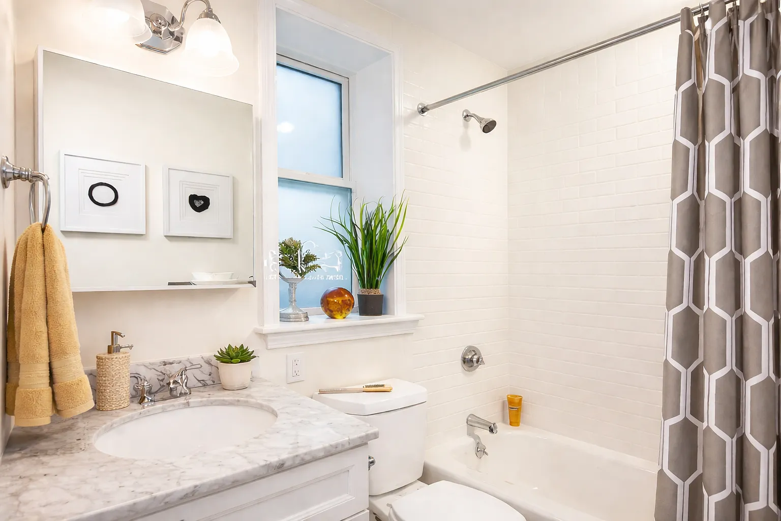 4 bed, 1.5 bath, 1377 sqft, $5,650 — Photo 4