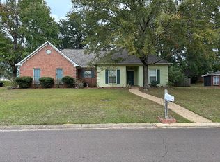 618 Southern Oaks Dr, Florence, MS 39073