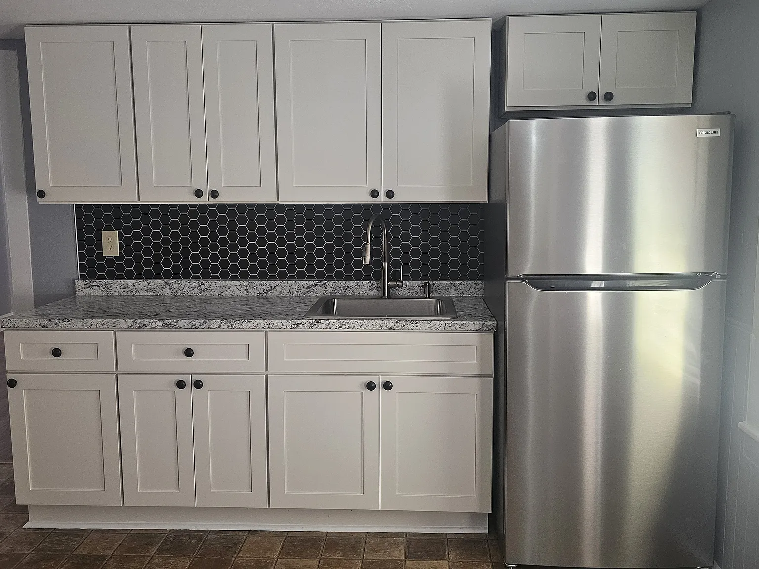 2 bed, 850 sqft, $1,500 — Photo 2