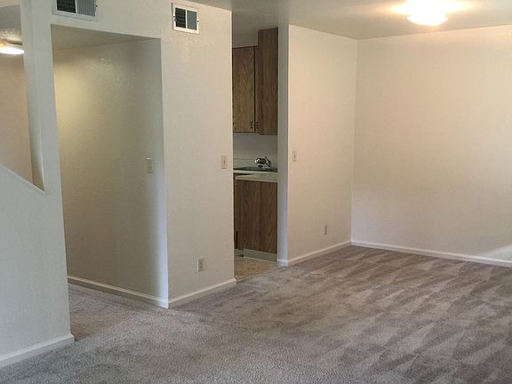 3rd image of 903 Mariner Dr APT D