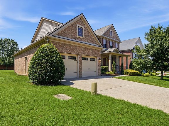 3rd image of 410 Valley Spring Dr