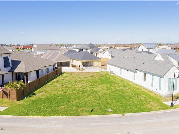 3rd image of 301 Montego Bay Dr