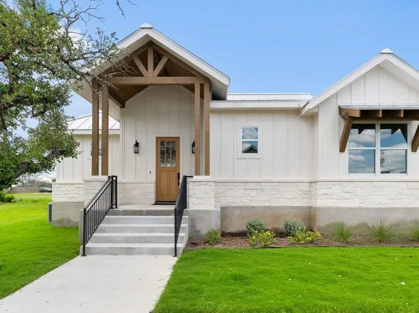 501 Ranchview Dr, Johnson City, TX 78636