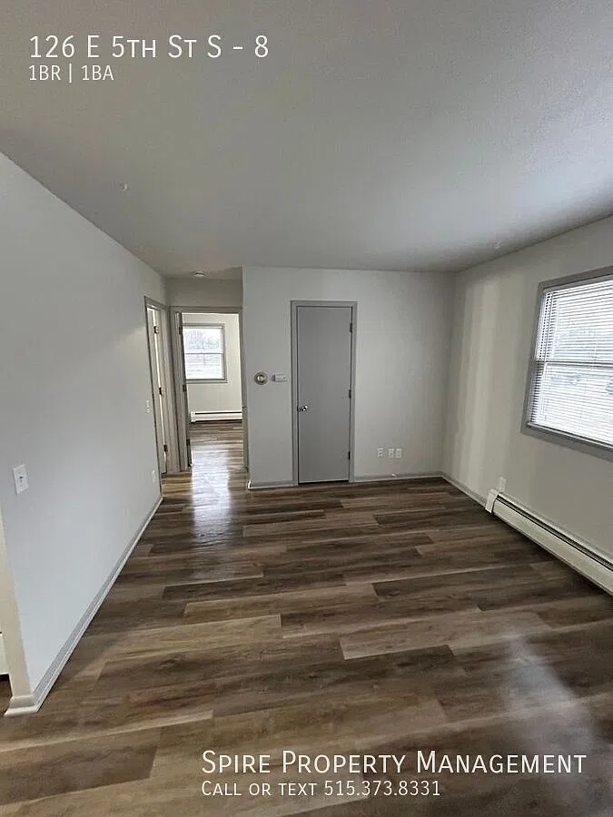 Beautifully Remodeled 1 Bed Unit in the Heart of Newton! $99 Move In Special!! — Photo 4