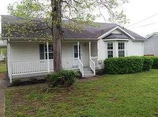 212 Clearlake Dr, La Vergne, TN 37086